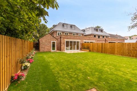 5 bedroom semi-detached house for sale, 98 Packhorse Road, Gerrards Cross, Buckinghamshire, SL9