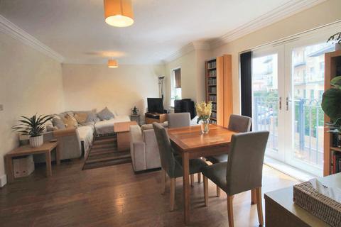 2 bedroom flat for sale, Grove Park Crescent, Gosforth, Newcastle upon Tyne, Tyne and Wear, NE3 1BP