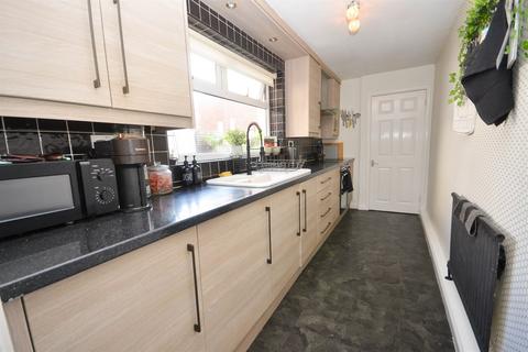 4 bedroom end of terrace house for sale, Rosa Street, South Shields