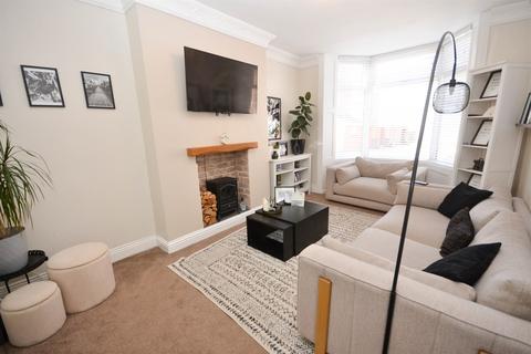 4 bedroom end of terrace house for sale, Rosa Street, South Shields