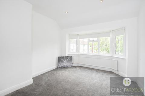 3 bedroom semi-detached house to rent, Brookside Crescent, Worcester Park, KT4