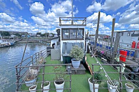 2 bedroom houseboat for sale, Vicarage Lane, Hoo ME3