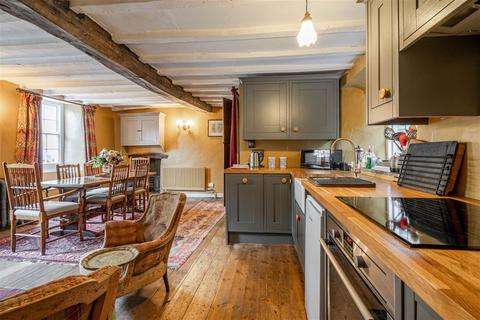 3 bedroom end of terrace house for sale, The Green, Tetbury