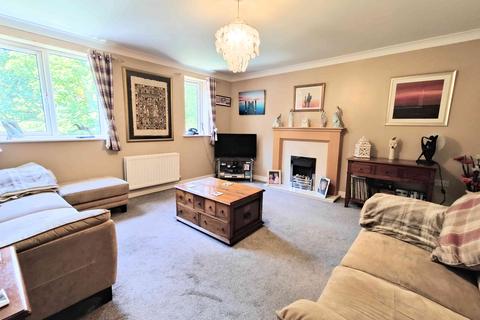 4 bedroom townhouse for sale, Larch Close, Wheatley HX2