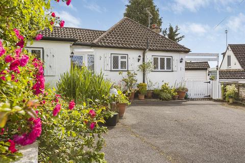 3 bedroom detached bungalow for sale, Barnhill Gardens, Marlow