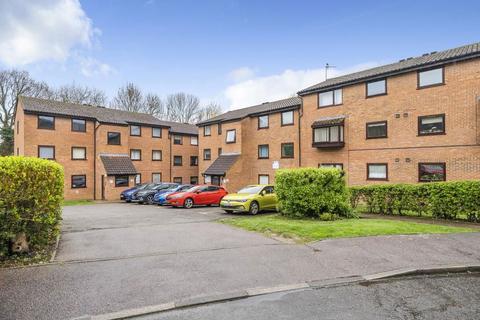 1 bedroom flat for sale, Valley Green, Hemel Hempstead, Hertfordshire, HP2 7RF