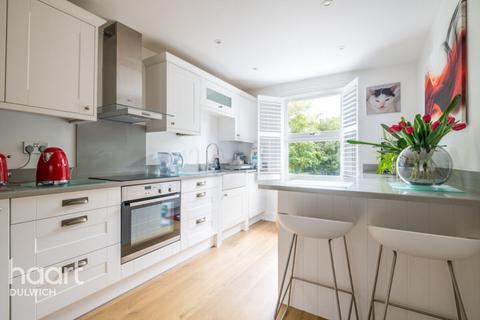 3 bedroom maisonette for sale, Copleston Road, London