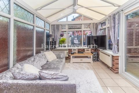 3 Campion Drive, Lea, Preston, PR2 1QG