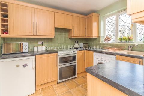 3 Campion Drive, Lea, Preston, PR2 1QG