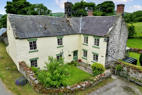 4 bedroom farm house for sale, Llanarmon-Yn-Ial CH7
