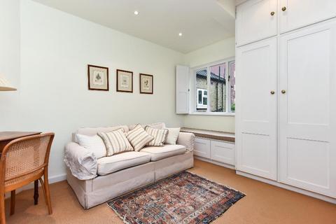 2 bedroom apartment to rent, COURTENAY STREET, SE11