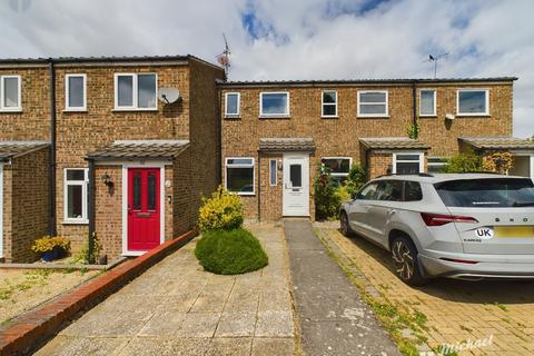 2 bedroom terraced house for sale, Waivers Way, Aylesbury, HP21 9SQ