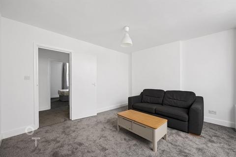 3 bedroom flat to rent, Rosemont Road, NW3