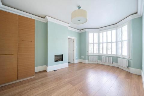 3 bedroom apartment to rent, Vale Of Health,  Hampstead,  NW3
