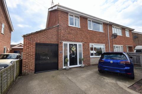 4 bedroom semi-detached house for sale, Chestnut Drive, Louth LN11