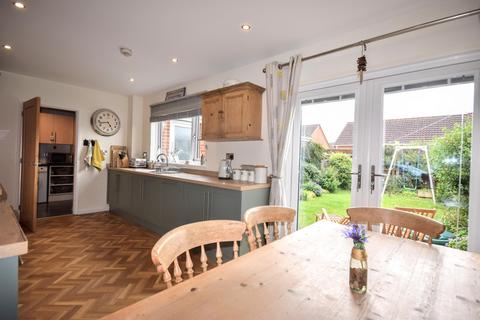 4 bedroom semi-detached house for sale, Chestnut Drive, Louth LN11