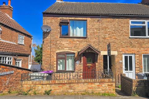 2 bedroom end of terrace house for sale, Kidgate, Louth LN11