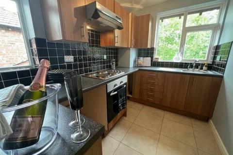 2 bedroom flat to rent, Church Road, Cheadle Hulme, Stockport