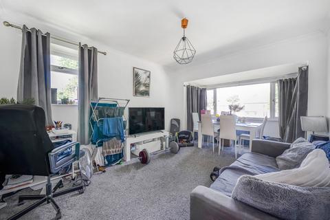 1 bedroom flat for sale, Kings Court, Leeds LS17