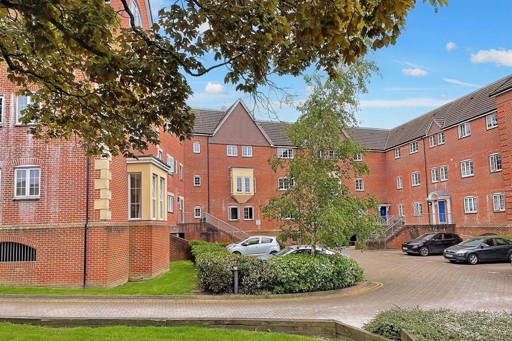 Verwood 2 bed flat to rent £1,000 pcm (£231 pw)