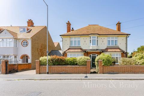 5 bedroom detached house for sale, Corton Road, Gunton