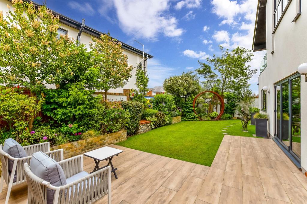 Patio / Decking