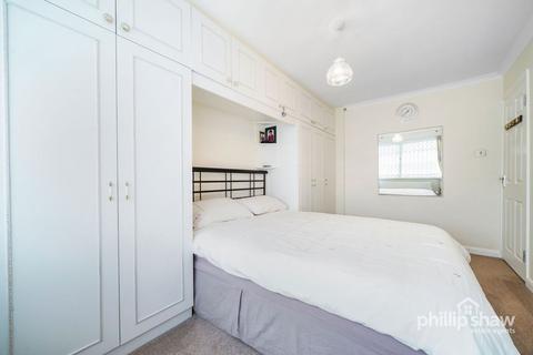 16 Vane Close, Harrow, HA3 9XD