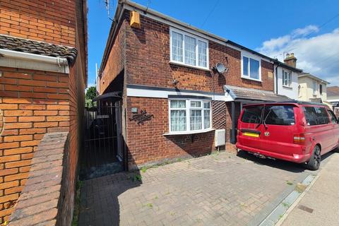 2 bedroom semi-detached house for sale, High Street, Totton SO40