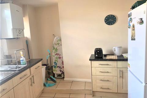 1 bedroom in a flat share to rent, (Room 4) 59b Surbiton Road, Kingston upon Thames, Surrey