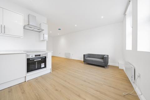 Studio to rent, Kingston Road London SW20