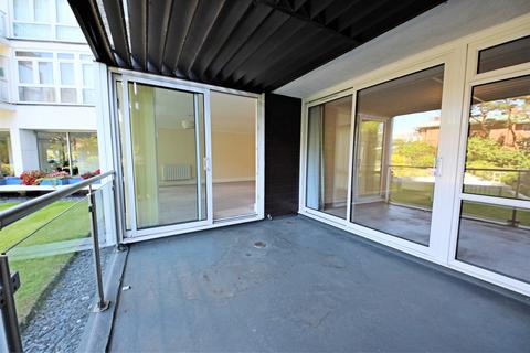 90 Admirals Walk, Bournemouth, BH2 5HG