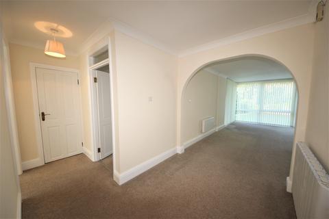 90 Admirals Walk, Bournemouth, BH2 5HG