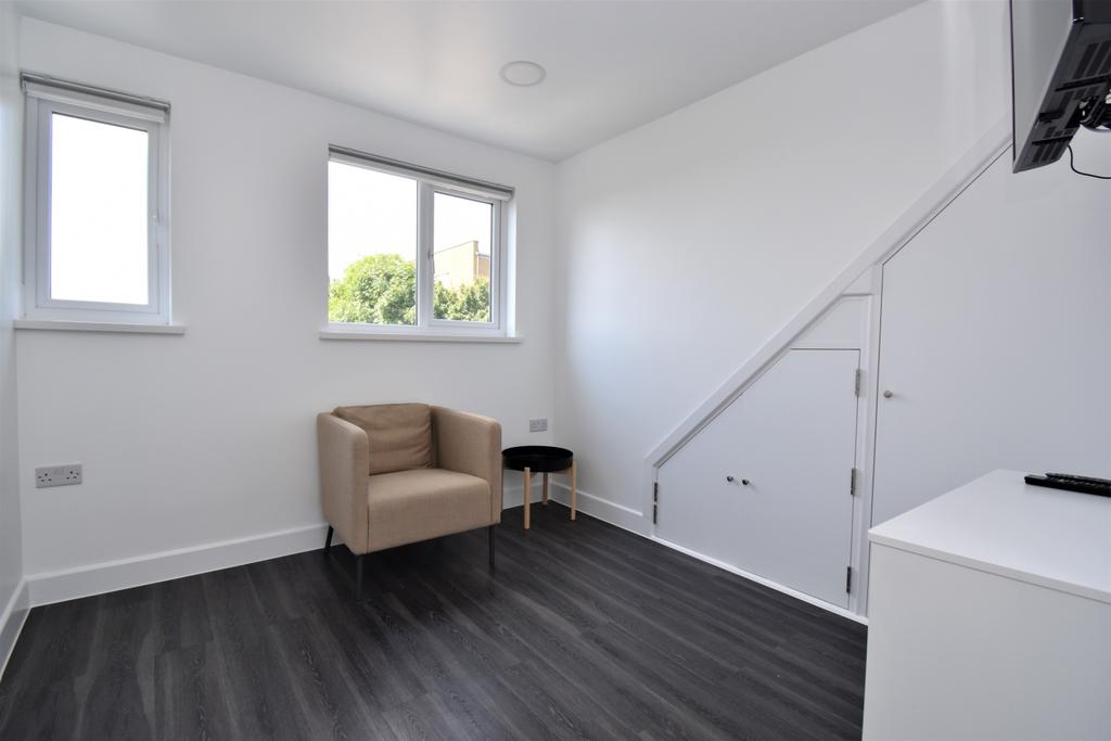 Top bedroom 2