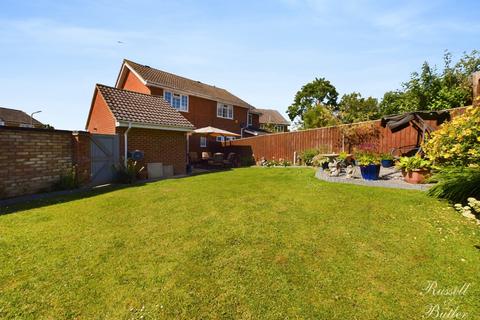 5 Akister Close, Buckingham, MK18 7HT