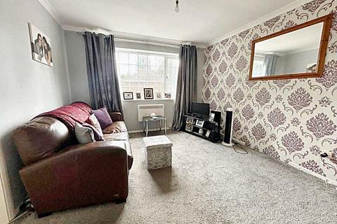 1 bedroom flat for sale, Gladstone Drive, Scunthorpe, Lincolnshire, DN16 1ET