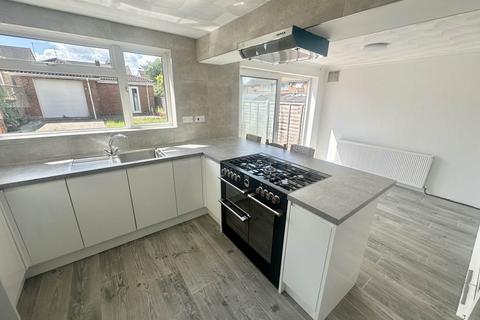 3 bedroom semi-detached house for sale, Stanton Road, Luton LU4