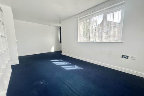 2 bedroom flat for sale, Luton Road, Dunstable LU5