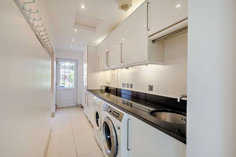 24 Tyrells Close, Chelmsford, CM2 6BT