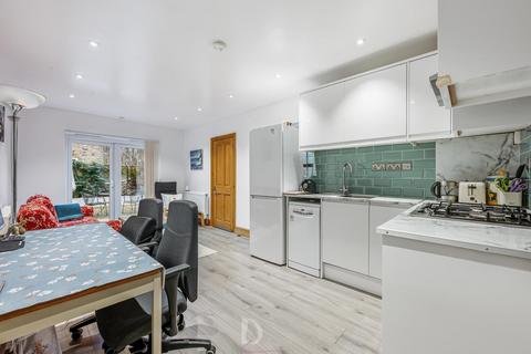 2 bedroom flat for sale, Townmead Road, London, SW6