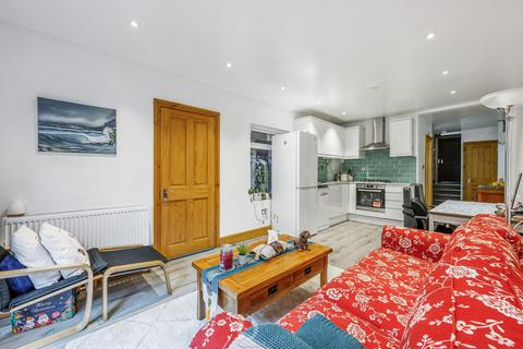 2 bedroom flat for sale, Townmead Road, London, SW6