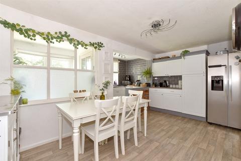 3 bedroom terraced house for sale, New Waverley Road, Basildon, Essex