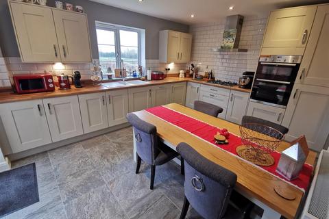 4 bedroom semi-detached house to rent, Whitley Meadows, Woolavington, Bridgwater, Somerset, TA7 8FH