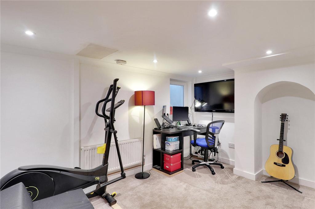 Bedroom/Study