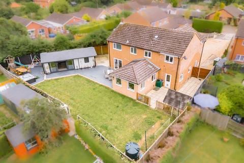 6 bedroom detached house for sale, Cedar Close, Mattishall