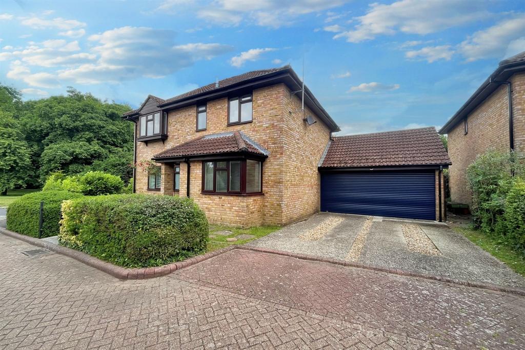 Burgate 4 bed detached house for sale £525,000