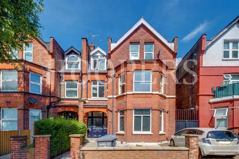 3 bedroom ground floor flat for sale, Park Avenue, London, NW2