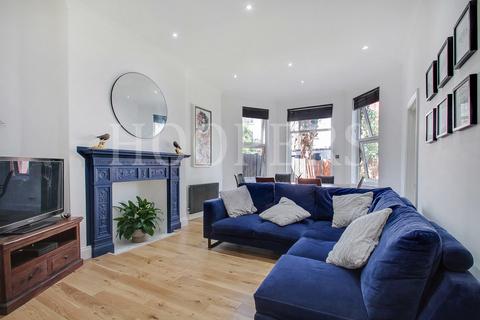 3 bedroom ground floor flat for sale, Park Avenue, London, NW2