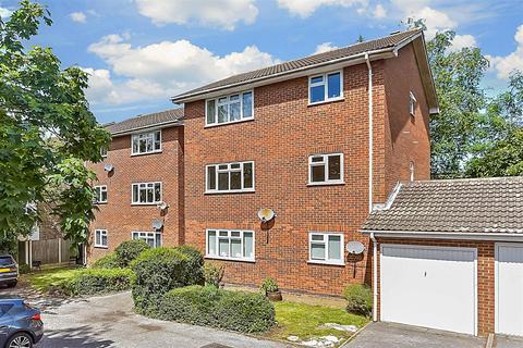 2 bedroom ground floor flat for sale, Regency Court, Brentwood, Essex