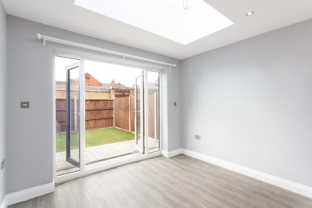 High Wycombe, Buckinghamshire, HP13 3 bed end of terrace house for sale ...