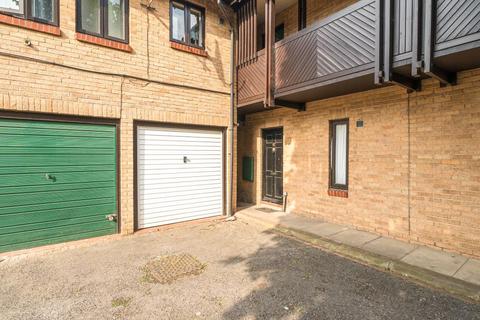 1 bedroom flat for sale, Slough,  Berkshire,  SL1